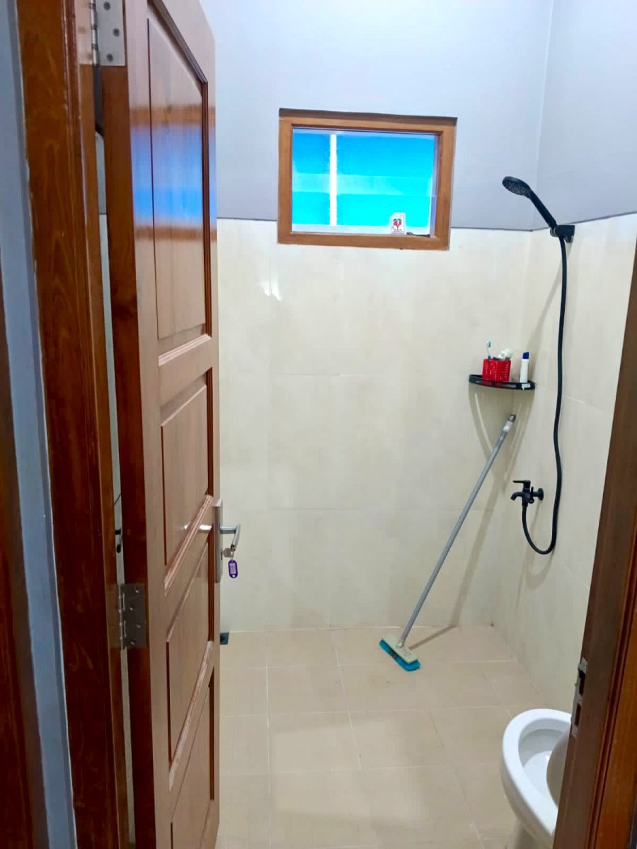 Rumah Bagus Bangunan Baru Full Furnished di Gonilan Kartasura - Foto 7