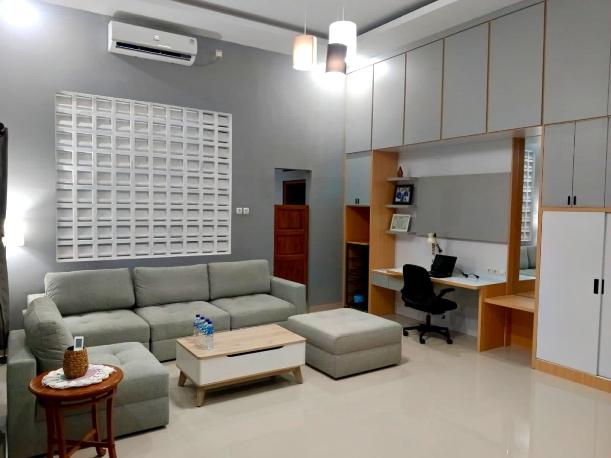 Rumah Bagus Bangunan Baru Full Furnished di Gonilan Kartasura - Foto 9