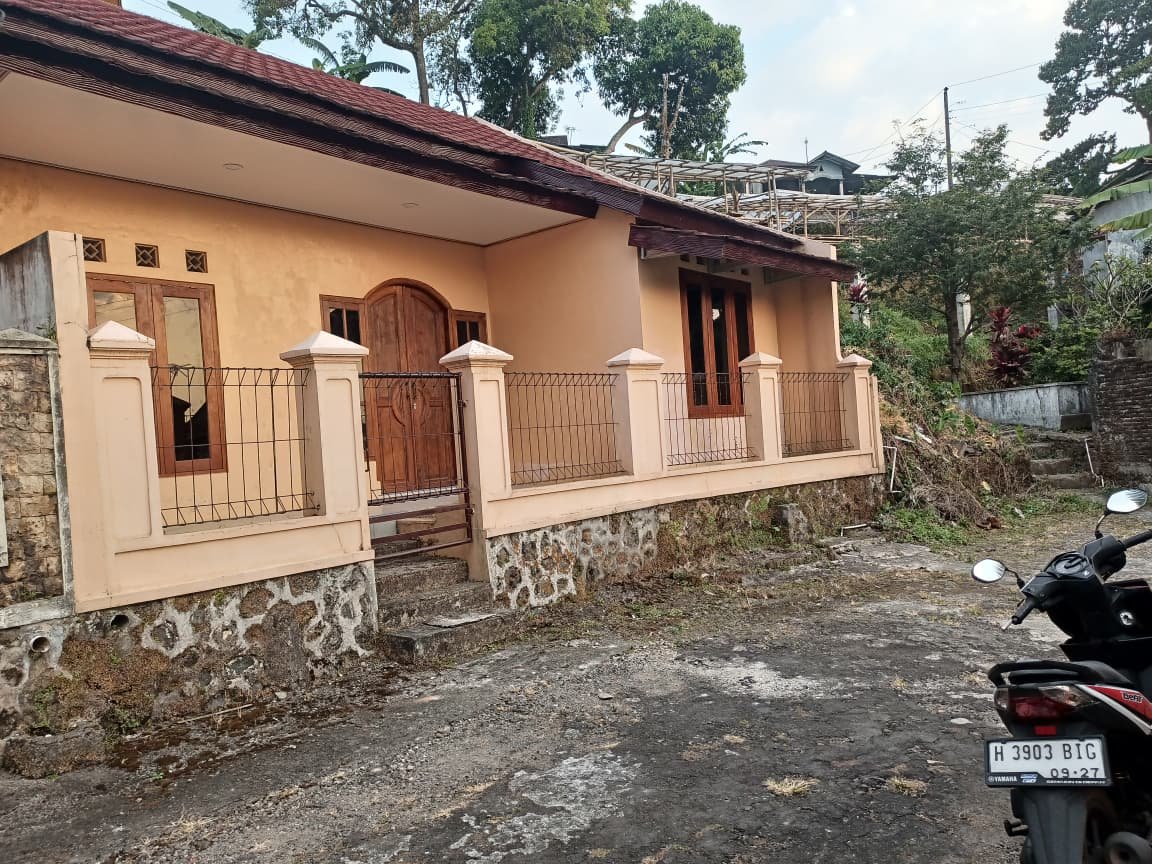 Rumah Baru Belum Pernah Dihuni di Tawangmangu Karanganyar - Foto 8