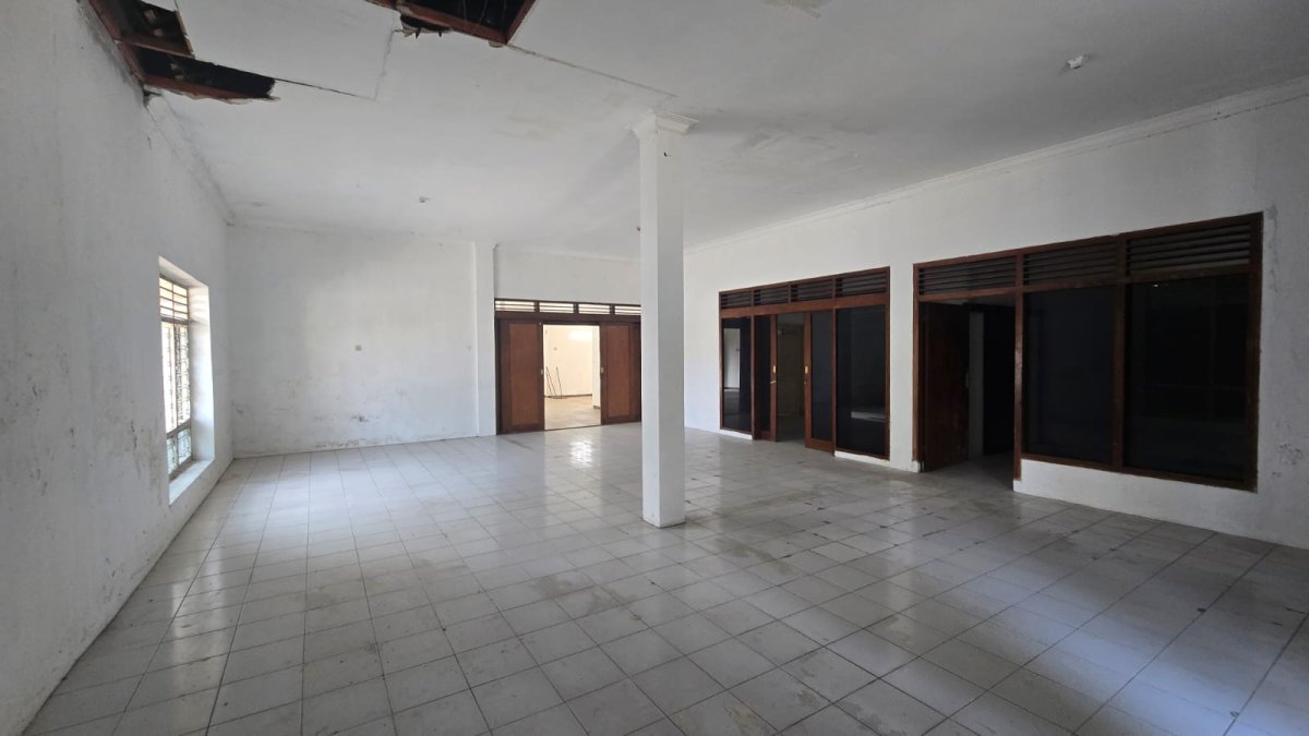 Rumah Hitung Tanah Strategis di Jalan Pandanaran - Foto 3