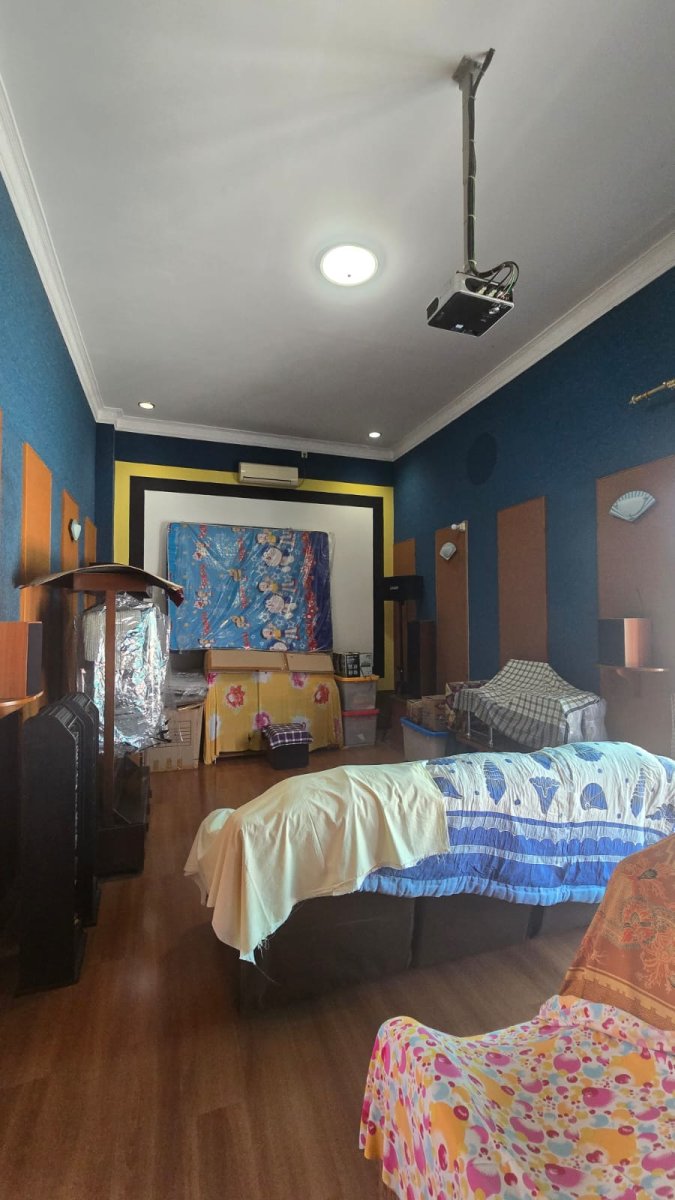 Rumah Mewah Strategis Dekat Jalan Yos Sudarso Serengan Solo - Foto 2