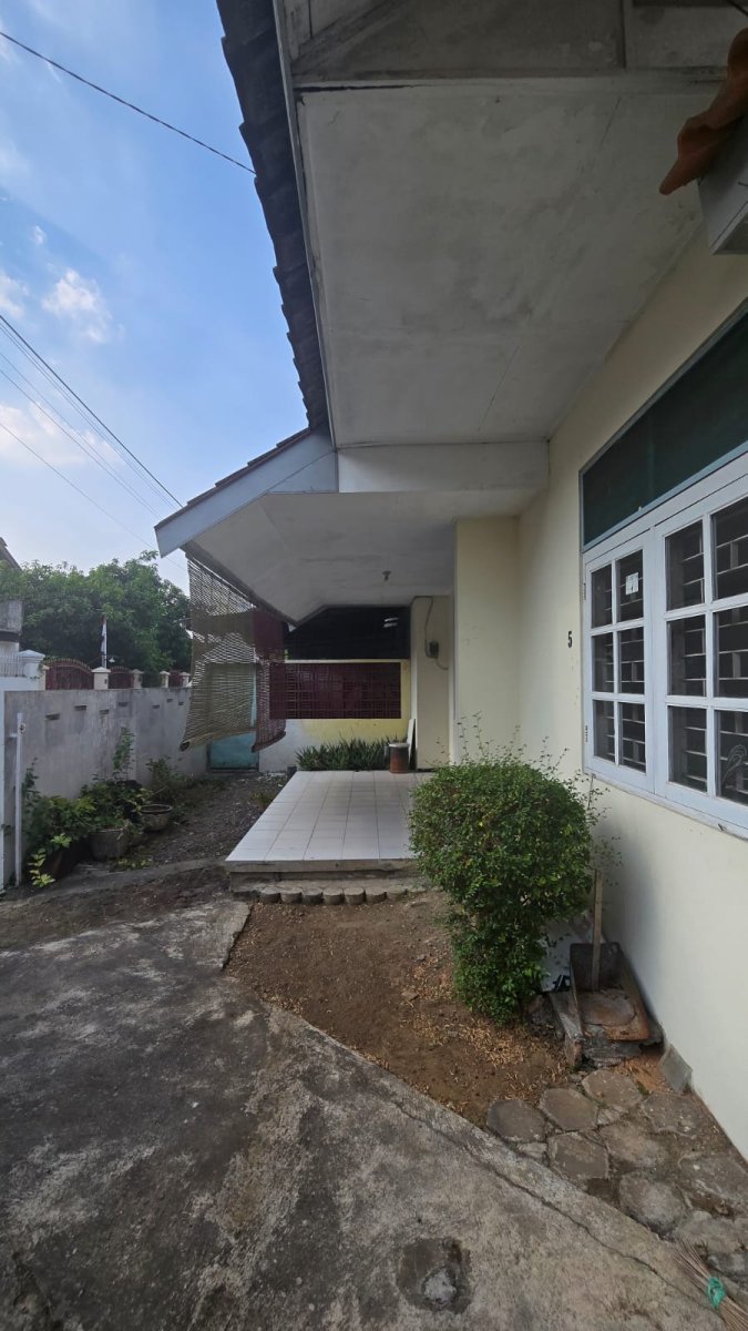 Rumah Hitung Tanah Di Jalan Mangga Jajar Laweyan Solo - Foto 7