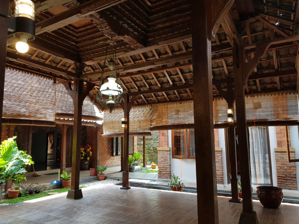 Rumah Joglo Antik di Kadipiro Banjarsari Solo - Foto 6