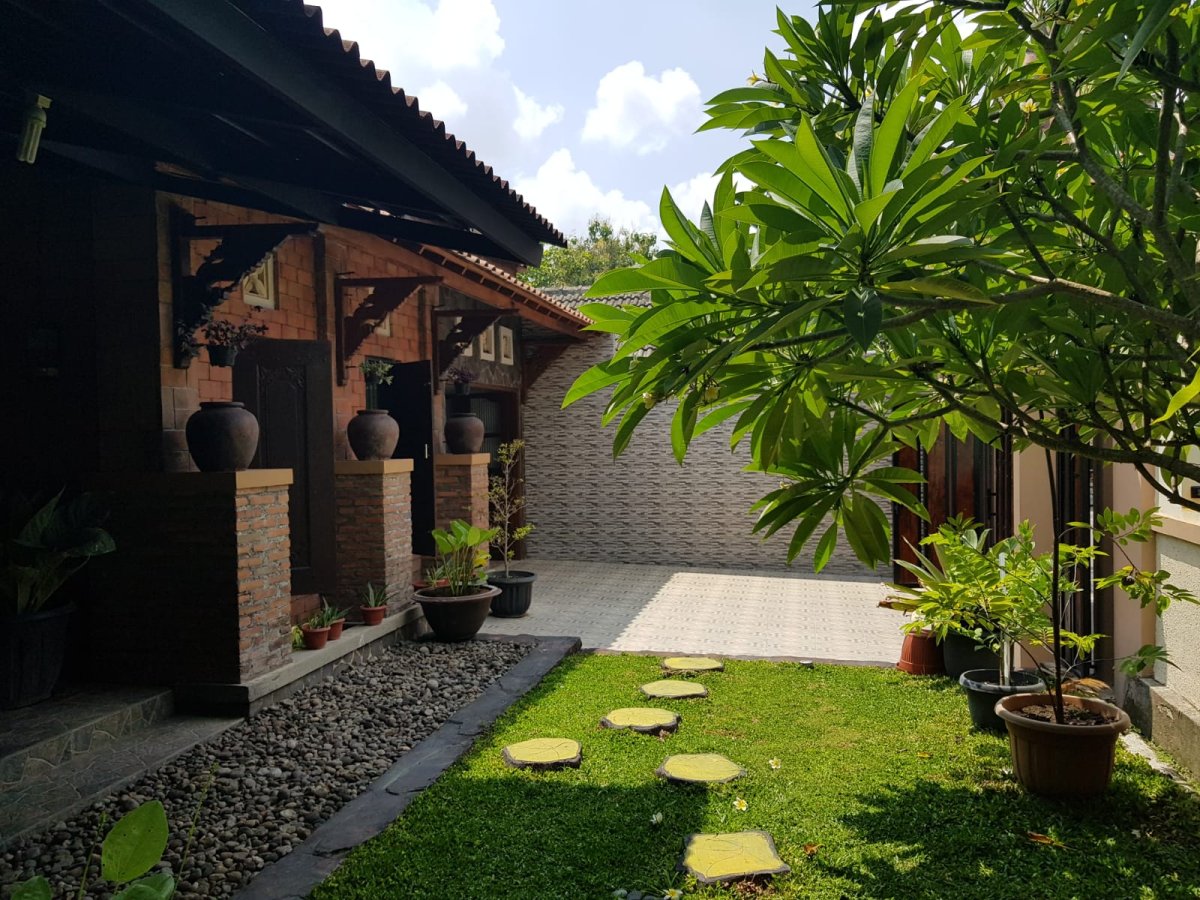 Rumah Joglo Antik di Kadipiro Banjarsari Solo - Foto 11