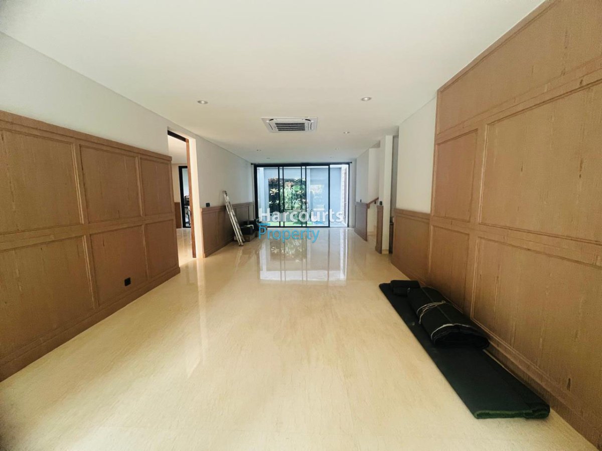 Disewakan Rumah Hunian Modern 2 Lantai Area Kebayoran Baru - Foto 2