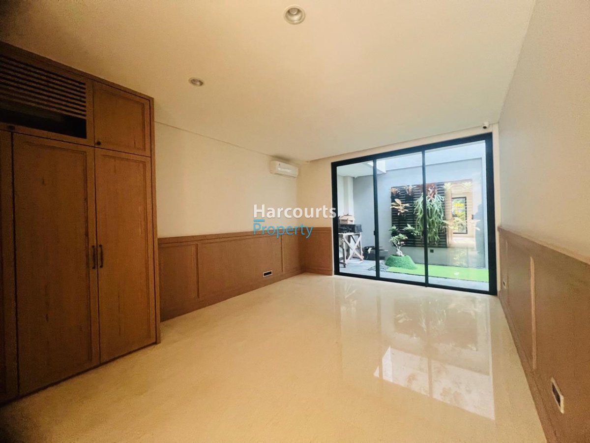 Disewakan Rumah Hunian Modern 2 Lantai Area Kebayoran Baru - Foto 3