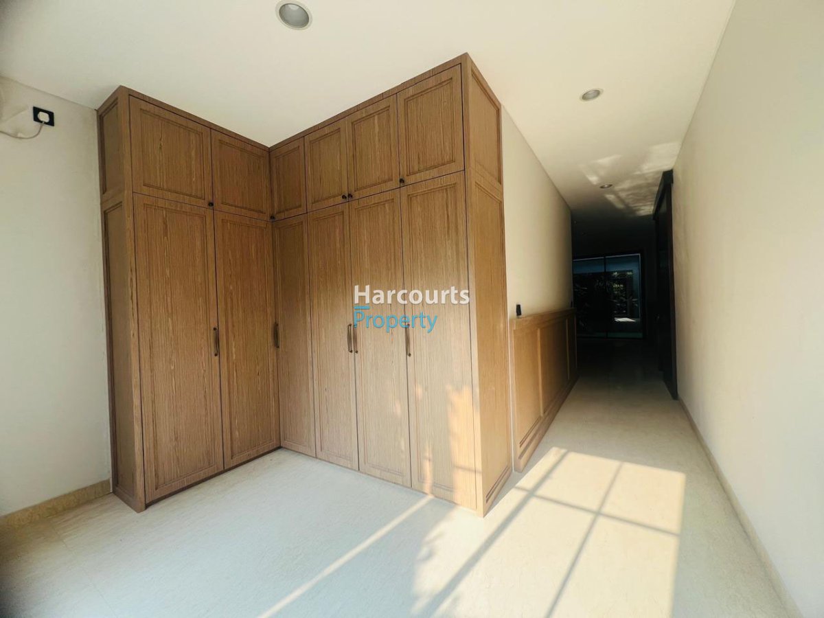 Disewakan Rumah Hunian Modern 2 Lantai Area Kebayoran Baru - Foto 4