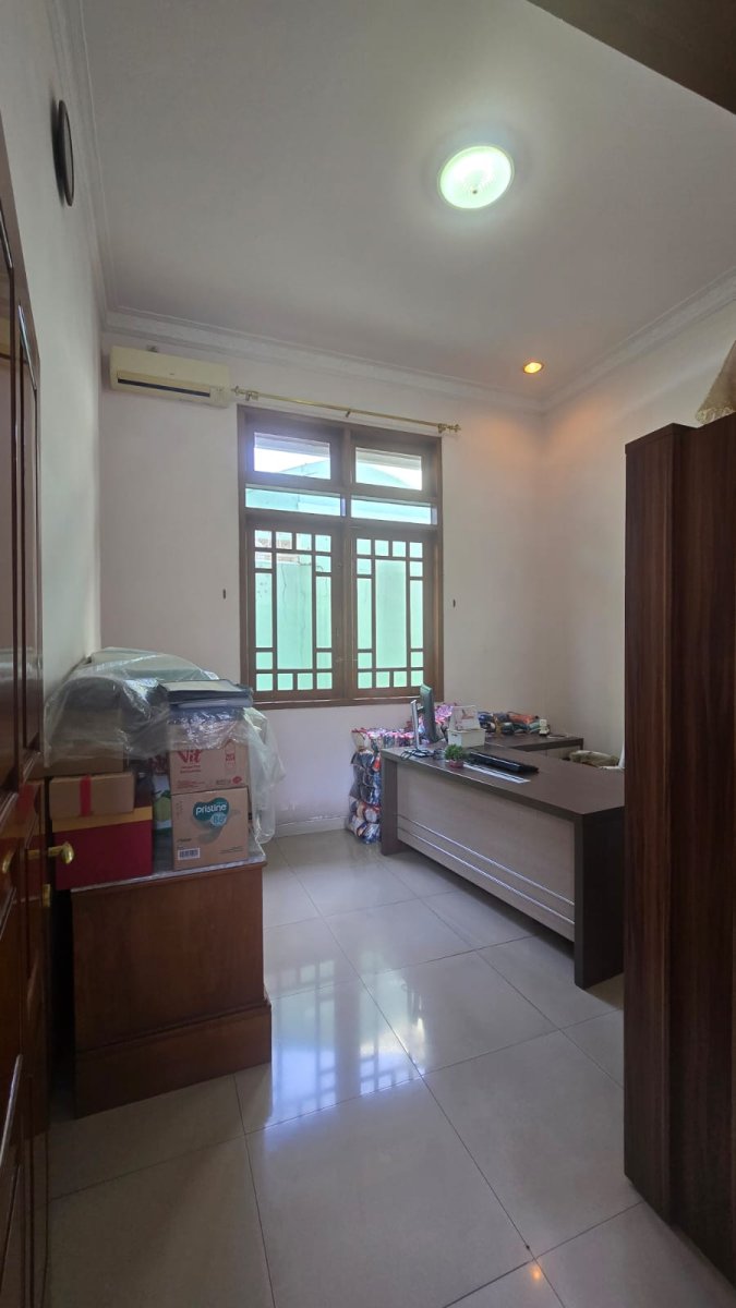 Rumah Mewah Strategis Dekat Jalan Yos Sudarso Serengan - Foto 4