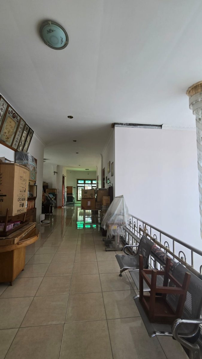 Rumah Mewah Strategis Dekat Jalan Yos Sudarso Serengan - Foto 10