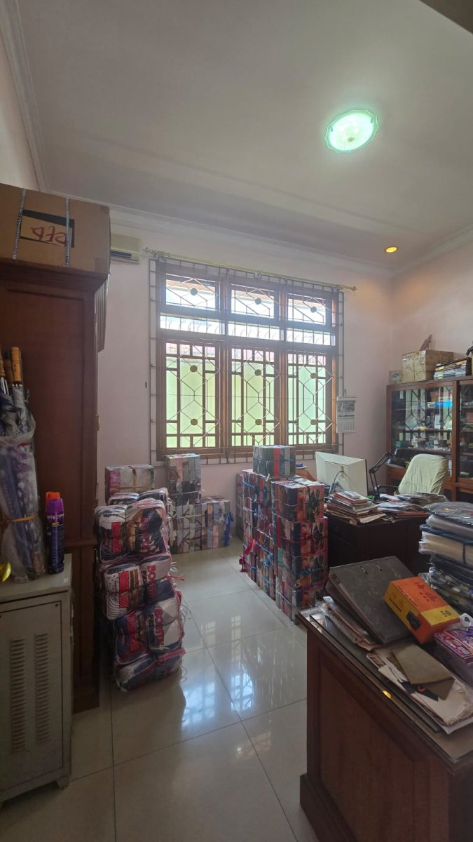 Rumah Mewah Strategis Dekat Jalan Yos Sudarso Serengan - Foto 13