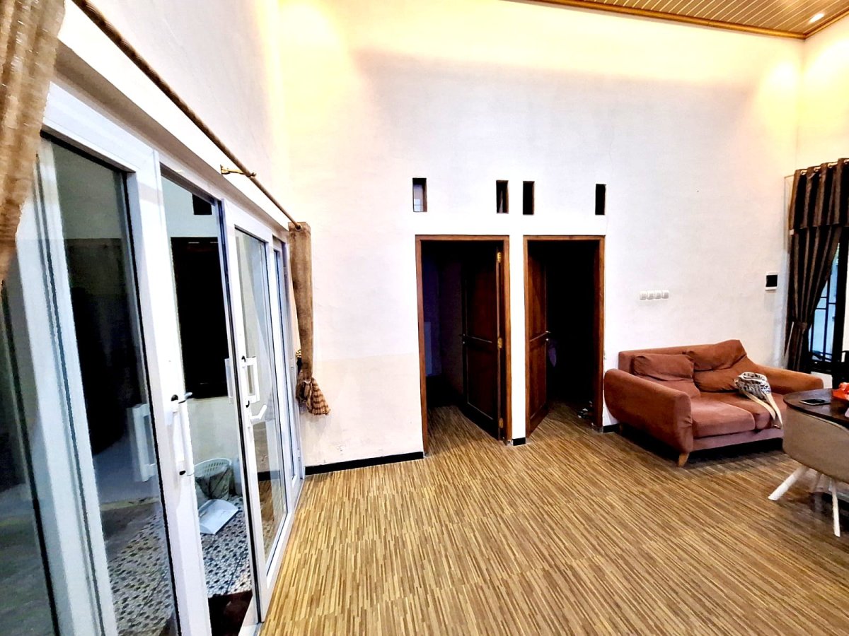 Rumah Bagus Full Furnished di Cluster Colomadu, Utara Alana - Foto 5