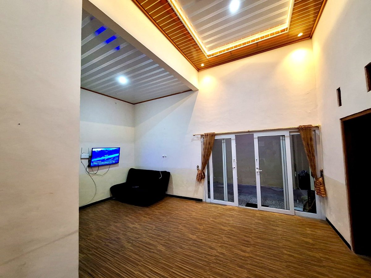 Rumah Bagus Full Furnished di Cluster Colomadu, Utara Alana - Foto 7