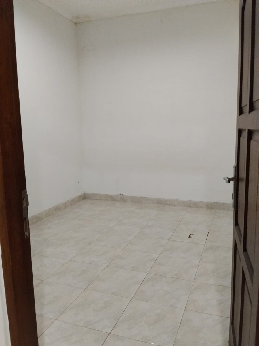 Rumah 1,5 Lantai Siap Huni Dekat Mall Pakuwon dan The Park Mall Solo Baru - Foto 2