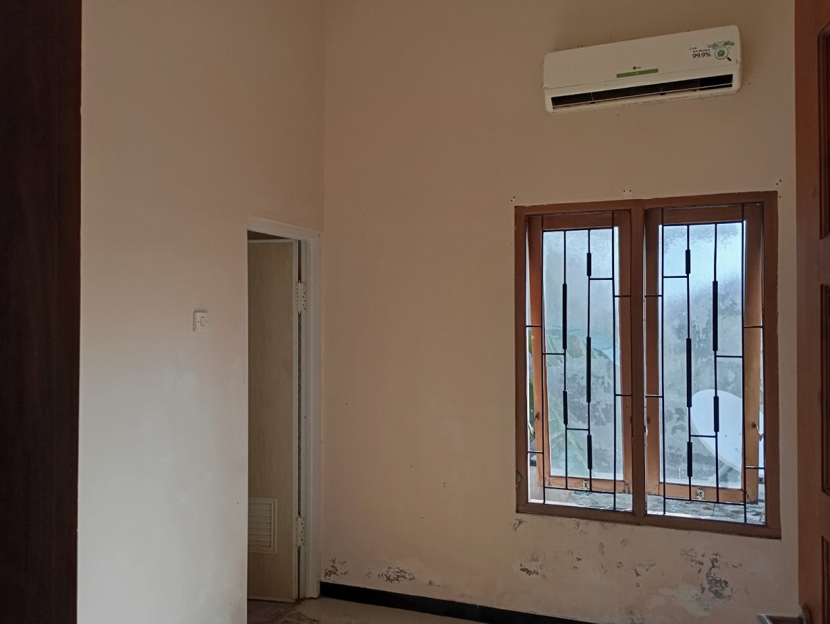 Rumah Bagus 2 Lantai Strategis Siap Pakai Dekat Luwes Gentan Solo - Foto 9