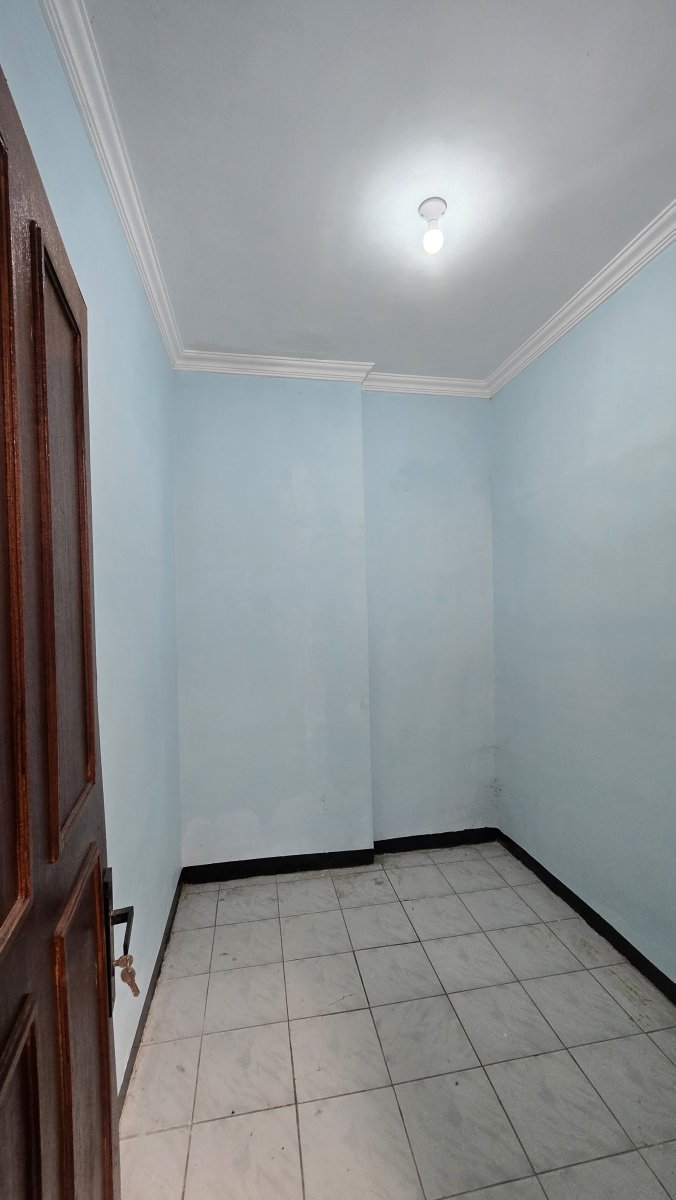 Rumah Renovasi Baru di Perumahan Dekat Solo Baru