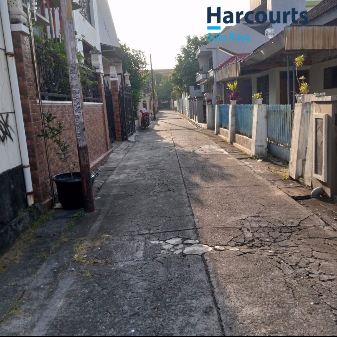 Rumah Mewah 2 Lantai Siap Huni di Manahan Solo - Foto 7