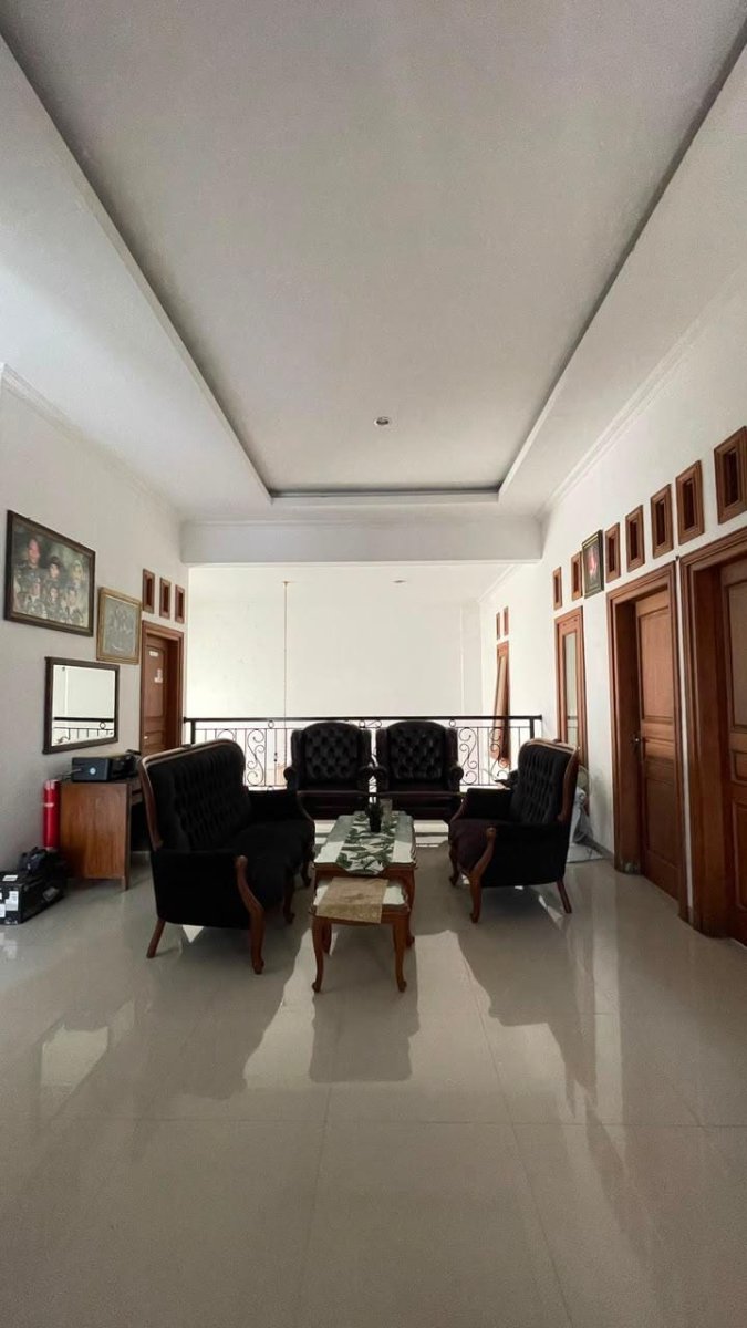 Rumah Mewah 2 Lantai Siap Huni di Manahan Solo - Foto 10