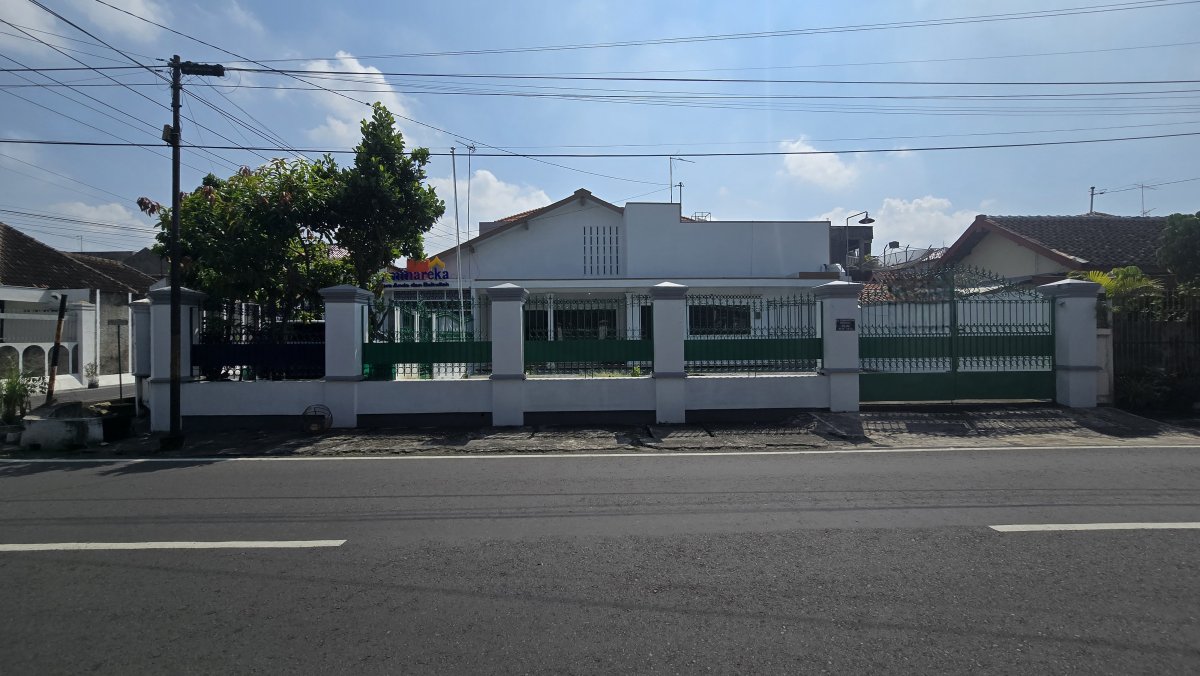 Rumah Strategis Dekat Slamet Riyadi Solo