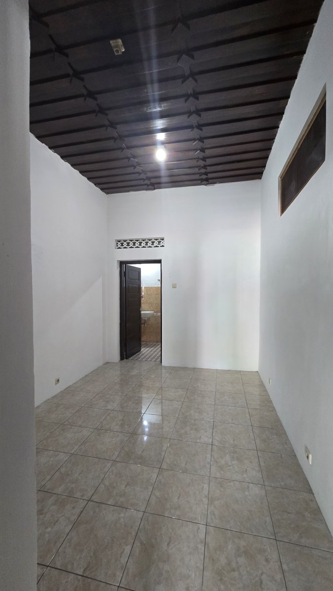 Rumah Strategis Dekat Slamet Riyadi Solo - Foto 13