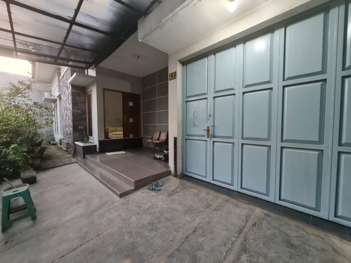 Rumah Mewah Bagus di Perumahan Puri Gading Solo Baru - Foto 4