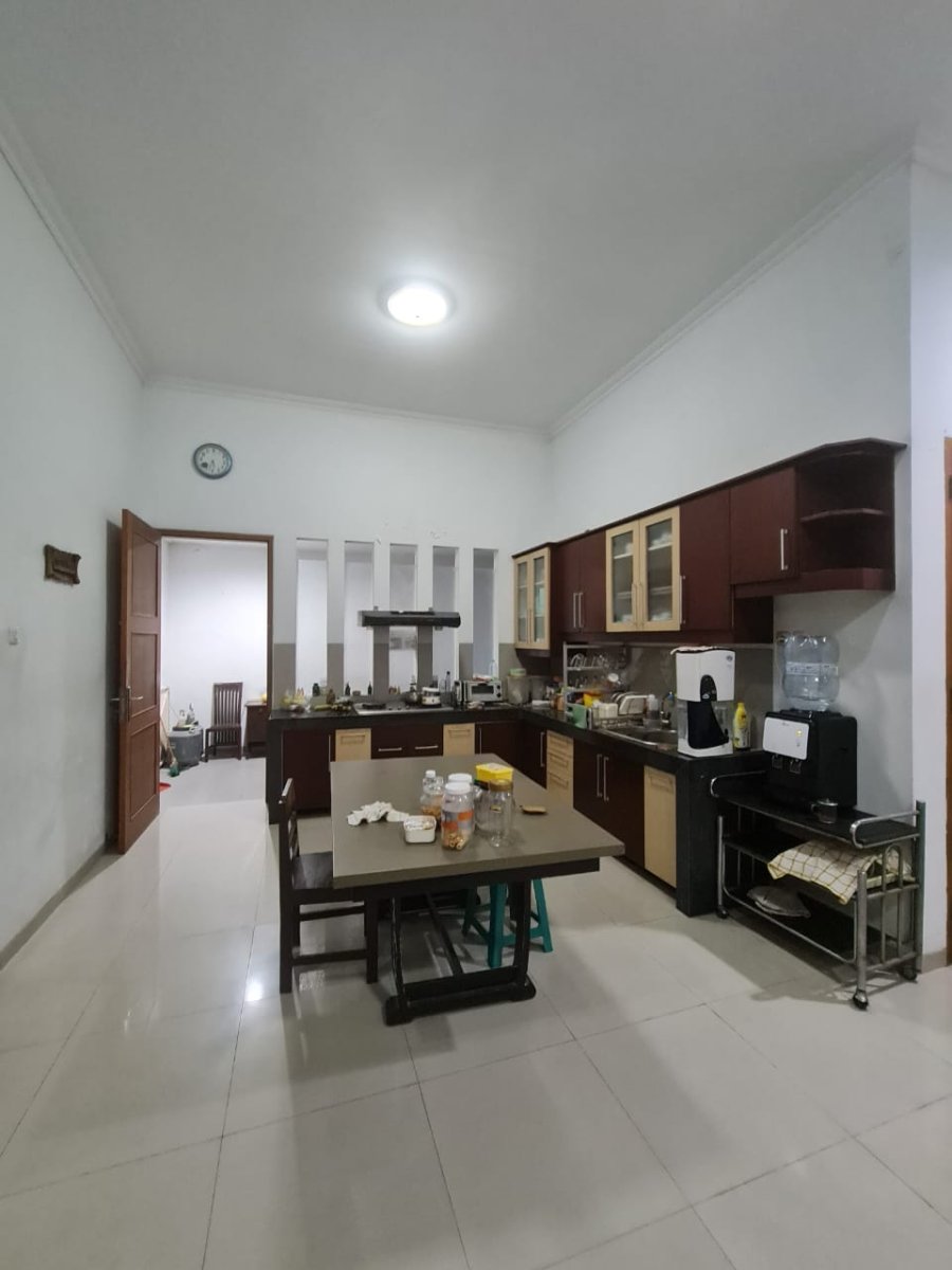 Rumah Mewah Bagus di Perumahan Puri Gading Solo Baru - Foto 8
