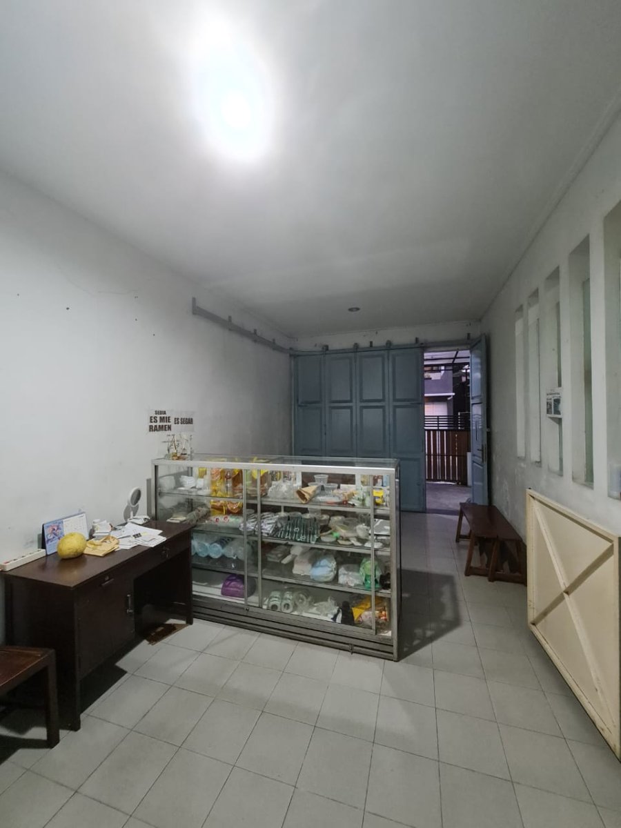 Rumah Mewah Bagus di Perumahan Puri Gading Solo Baru - Foto 13