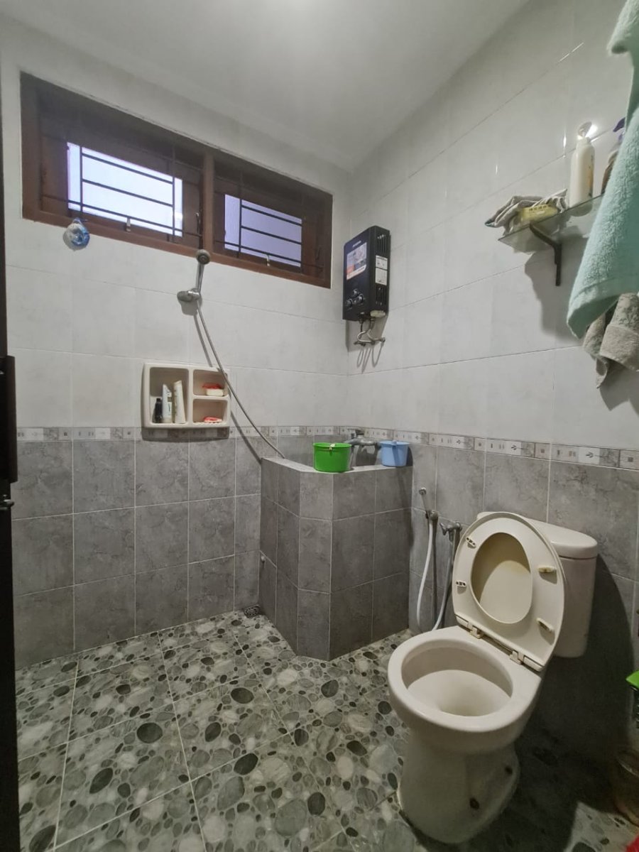 Rumah Mewah Bagus di Perumahan Puri Gading Solo Baru - Foto 14