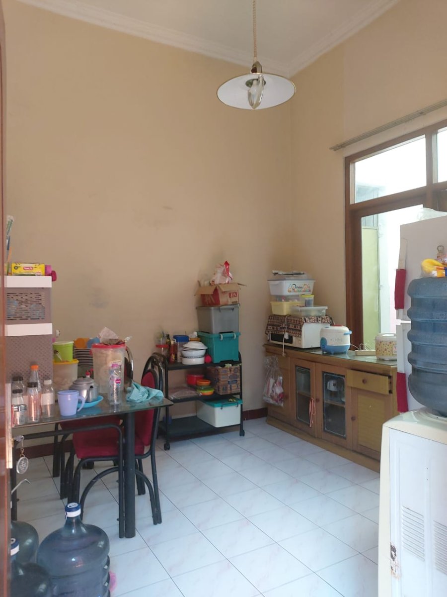 Rumah Dan Ruang Usaha Dekat Jalan Honggowongso Solo - Foto 2