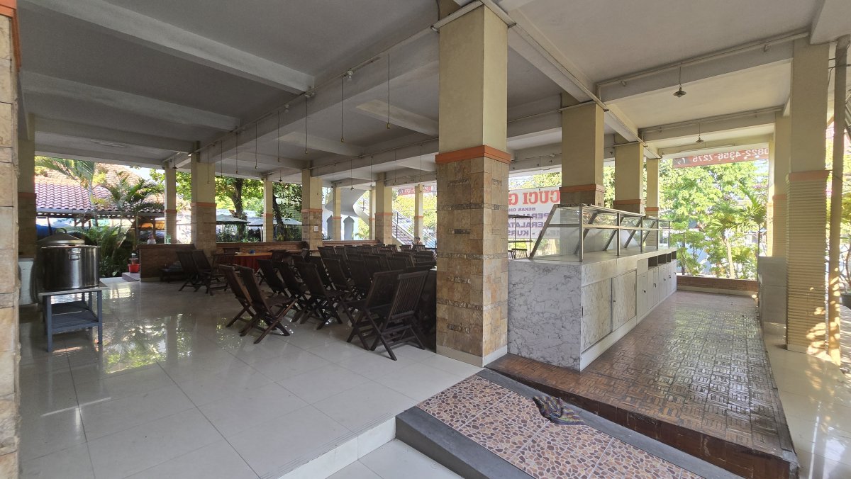 Ruang Usaha Eks Resto di Manahan Solo - Foto 3