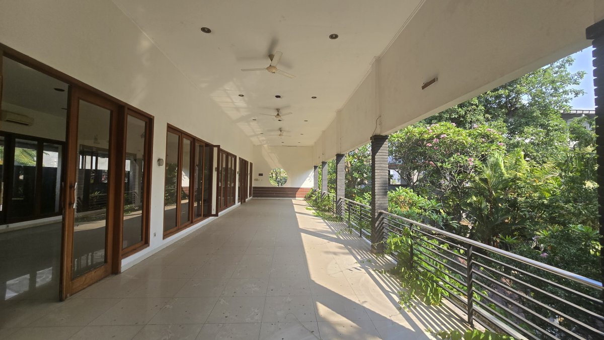 Ruang Usaha Eks Resto di Manahan Solo - Foto 10
