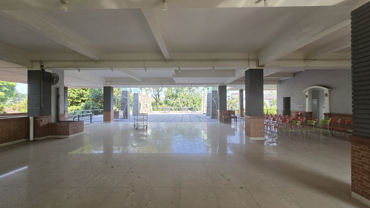 Ruang Usaha Eks Resto di Manahan Solo - Foto 15