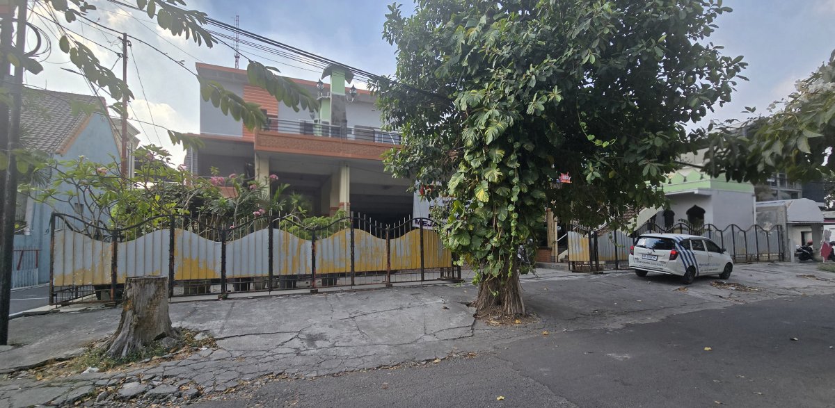 Ruang Usaha Eks Resto di Manahan Solo