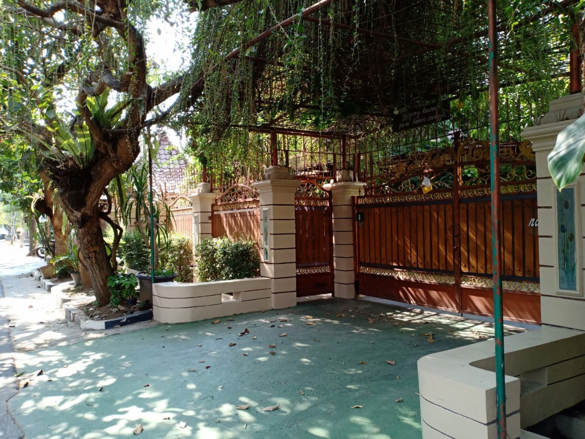 Rumah Mewah Full Furnished di Kerten Laweyan Solo - Foto 2