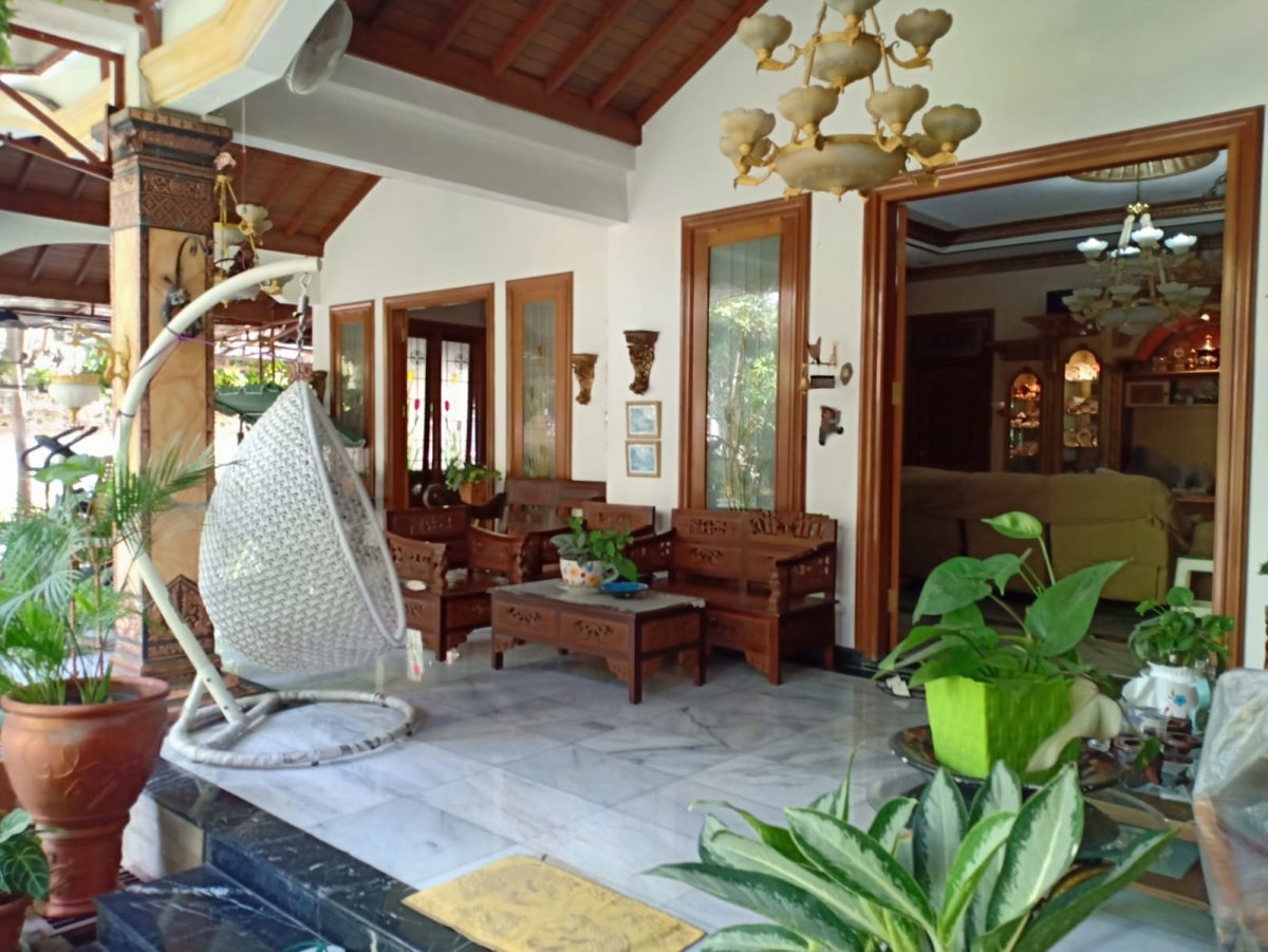 Rumah Mewah Full Furnished di Kerten Laweyan Solo