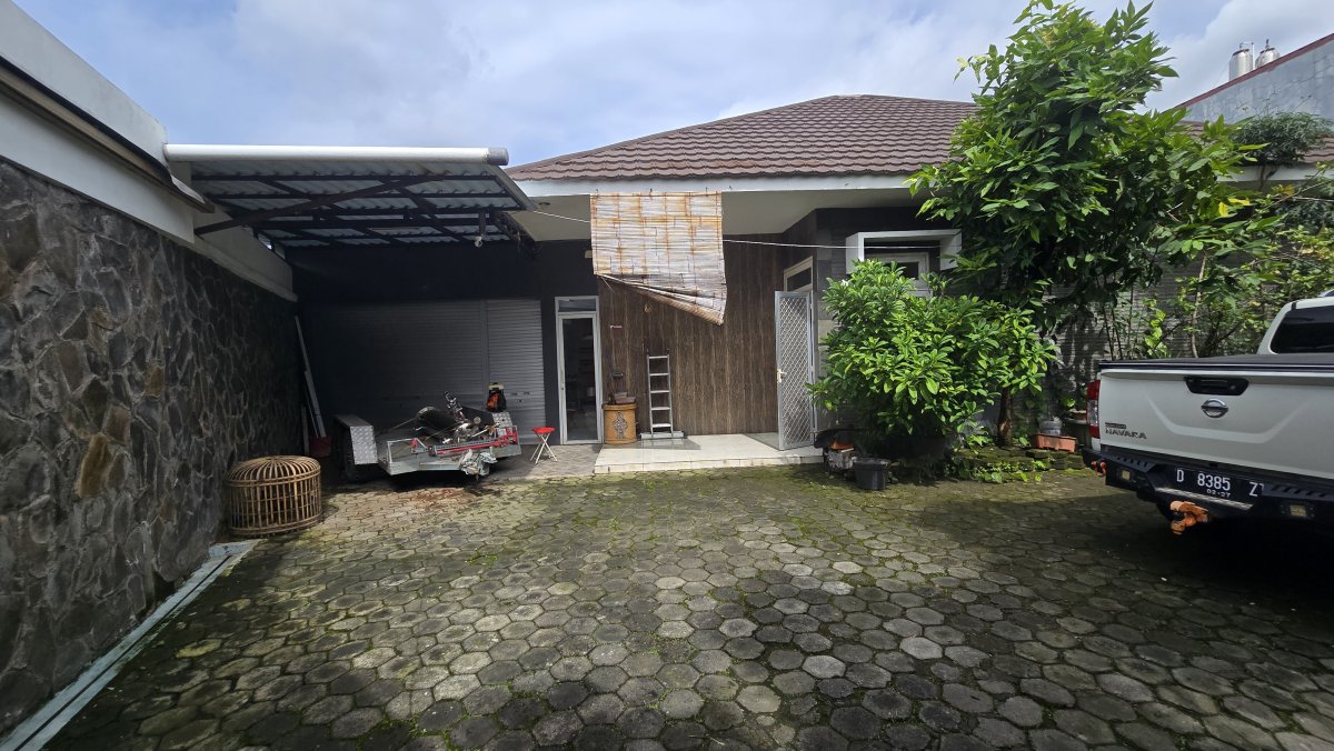 Rumah dan Kost Exclusive Dekat Kampus UNS Solo