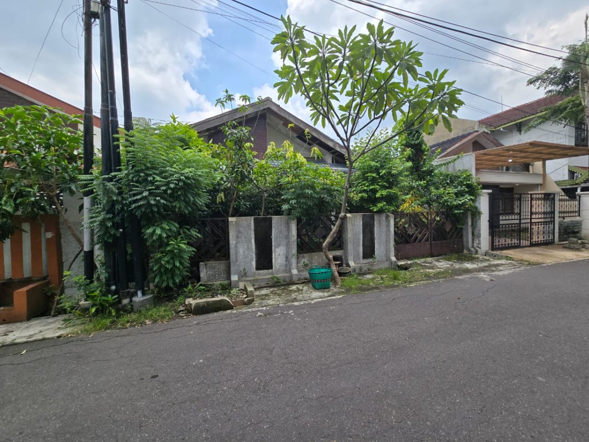 Rumah Hitung Tanah di Perumahan Elite Solo Baru