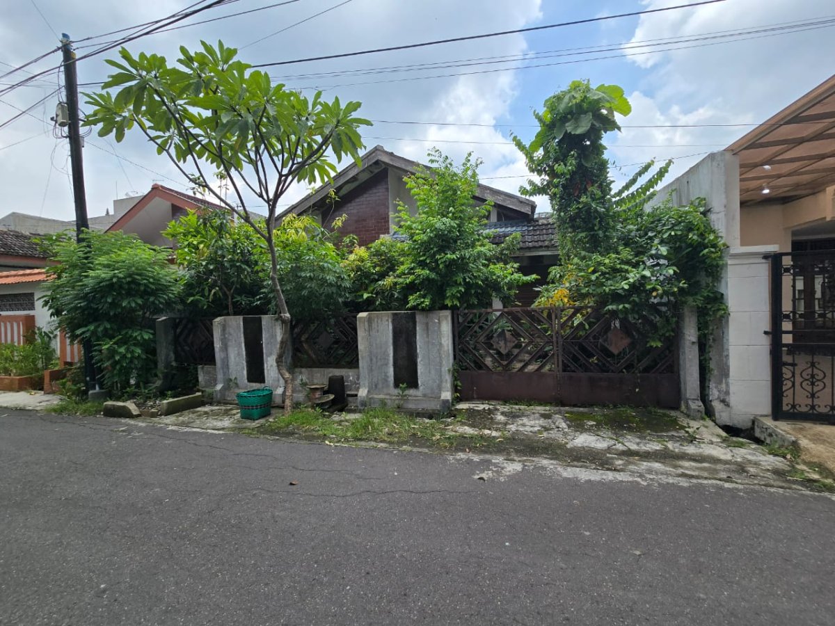 Rumah Hitung Tanah di Perumahan Elite Solo Baru - Foto 4