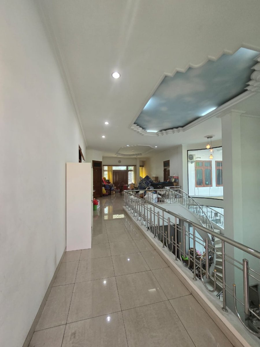 Rumah Mewah Kawasan Elite Dekat Balaikota Solo - Foto 9