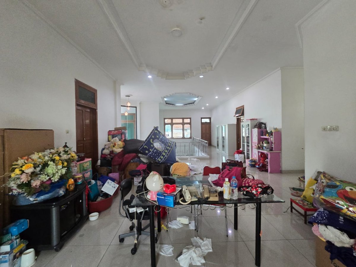 Rumah Mewah Kawasan Elite Dekat Balaikota Solo - Foto 12