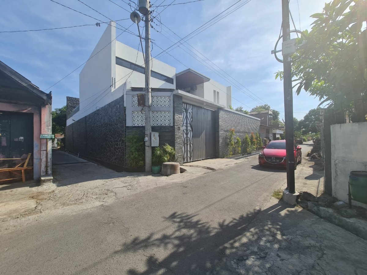 Rumah hitung tanah di danukusuman serengan solo - Foto 3