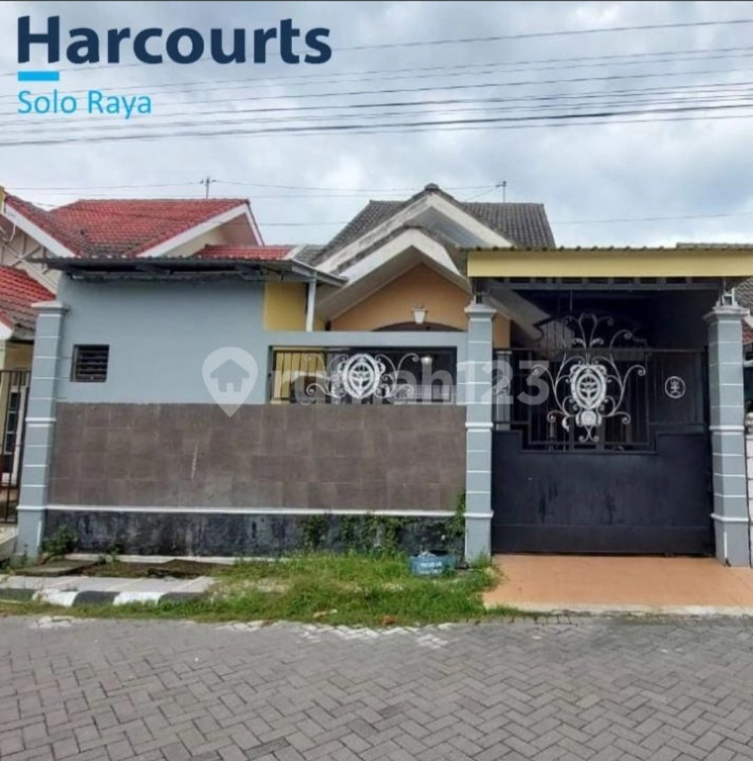 Rumah Bagus di Perumahan Bergengsi, Solo Baru