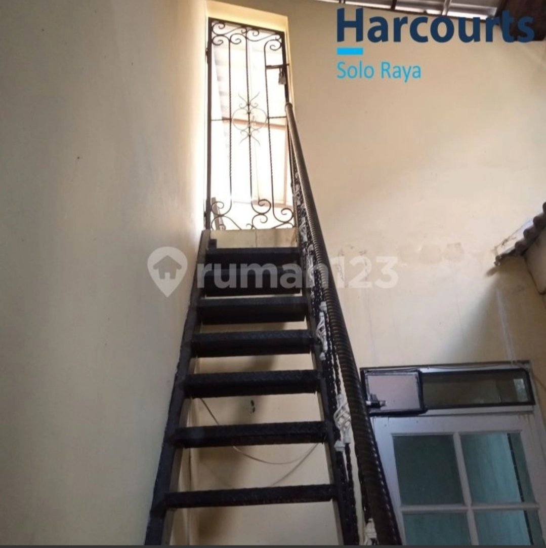 Rumah Bagus di Perumahan Bergengsi, Solo Baru - Foto 10