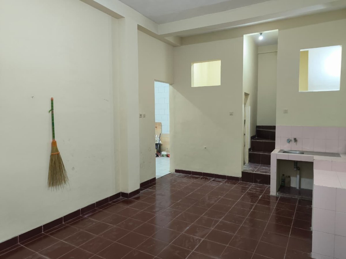 Rumah Siap Huni 1,5 Lantai di Perumahan Gentan Solo - Foto 4