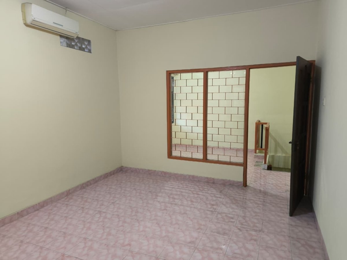 Rumah Siap Huni 1,5 Lantai di Perumahan Gentan Solo - Foto 8