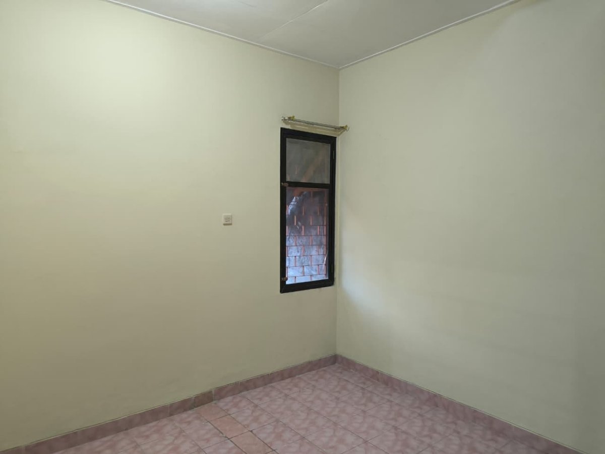 Rumah Siap Huni 1,5 Lantai di Perumahan Gentan Solo - Foto 12