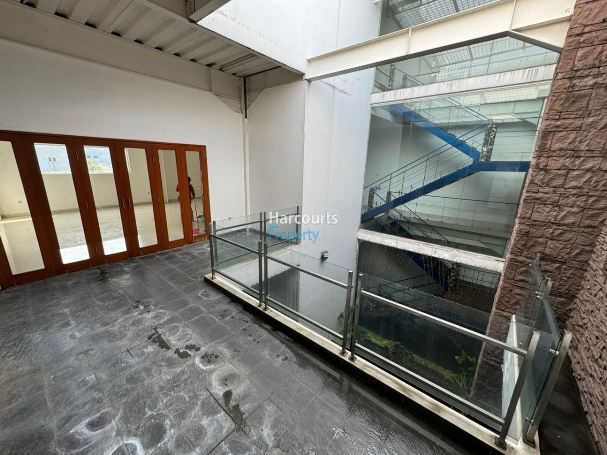 Disewakan Ruko 4 Lantai Ada Rooftop Lokasi Strategis Dekat Area Pondok Indah - Foto 10