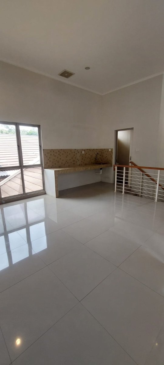Rumah di Cluster Avebury Royal Tajur Residence - Foto 5