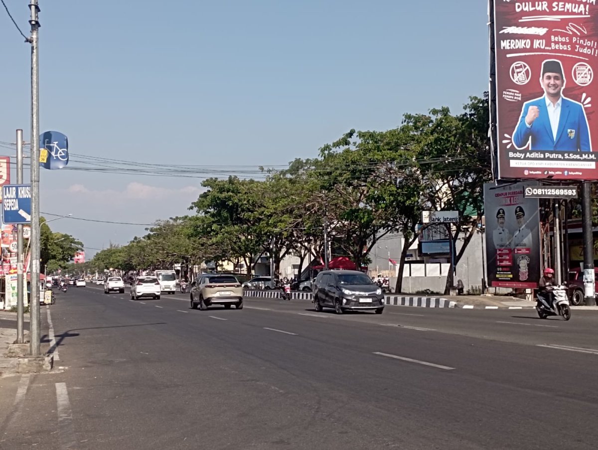 Ruang Usaha Bekas Resto Strategis Siap Pakai Dekat Alun-Alun Karanganyar Kota - Foto 2
