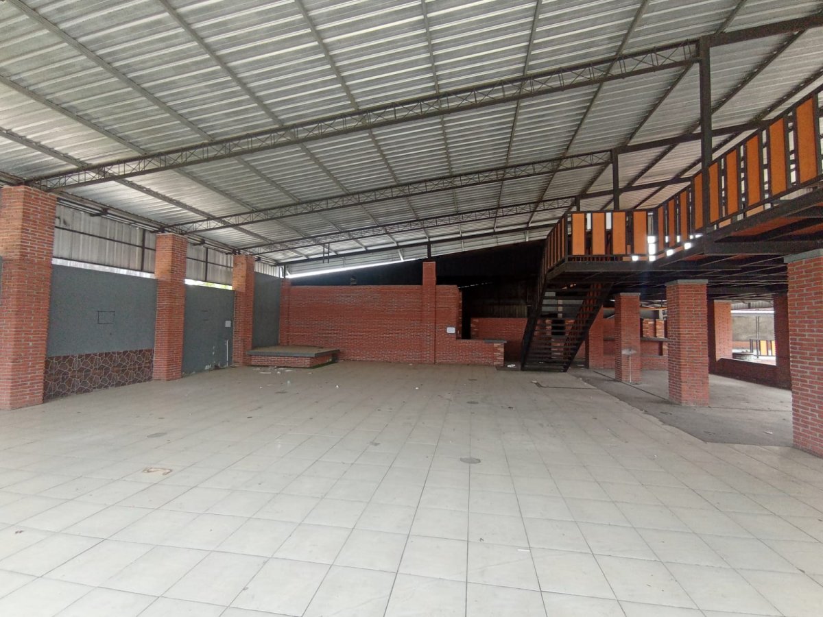 Ruang Usaha Bekas Resto Strategis Siap Pakai Dekat Alun-Alun Karanganyar Kota - Foto 5