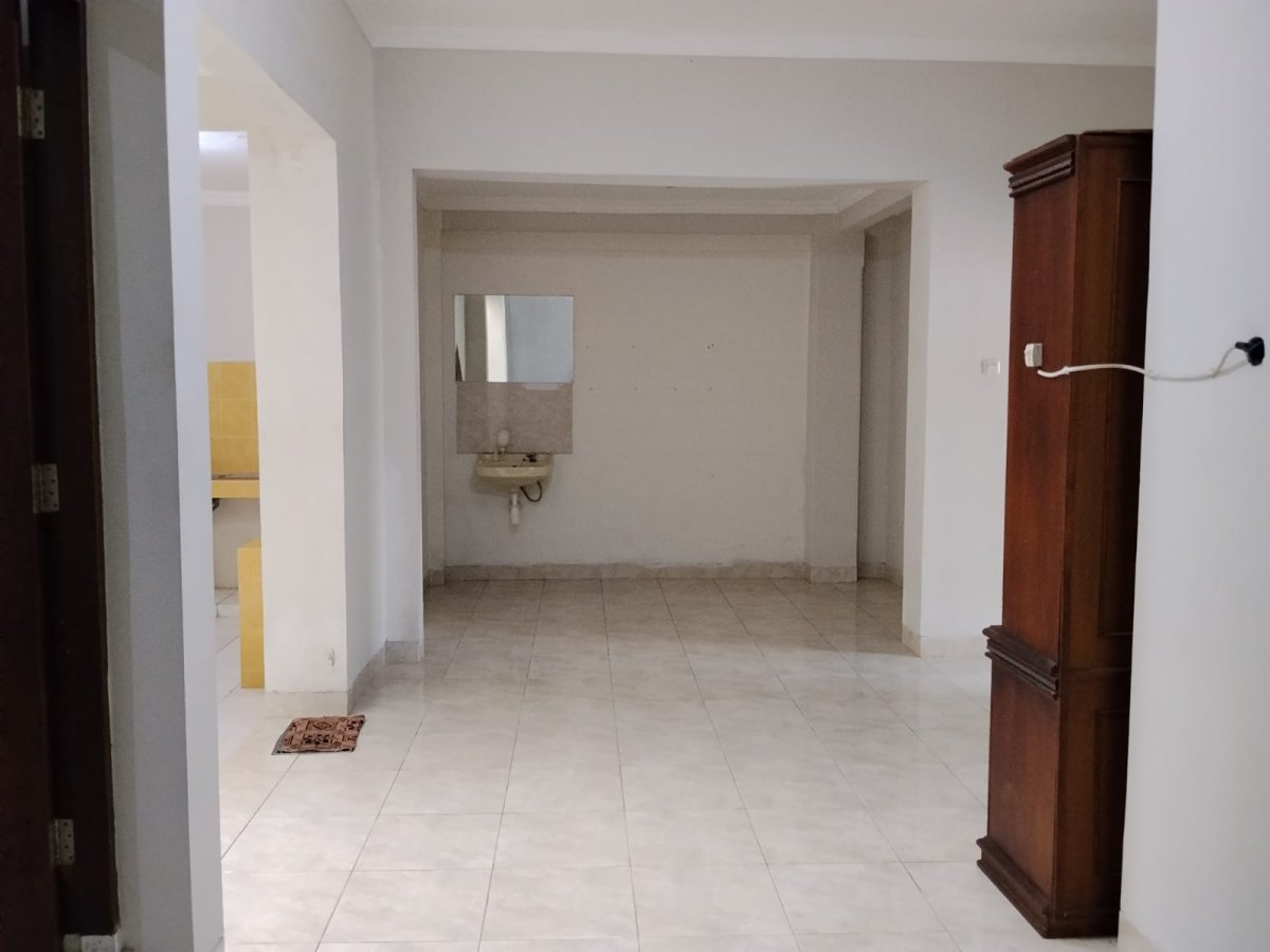 Rumah 1,5 Lantai Siap Huni Dekat Mall The Park dan Pakuwon Solo Baru - Foto 4